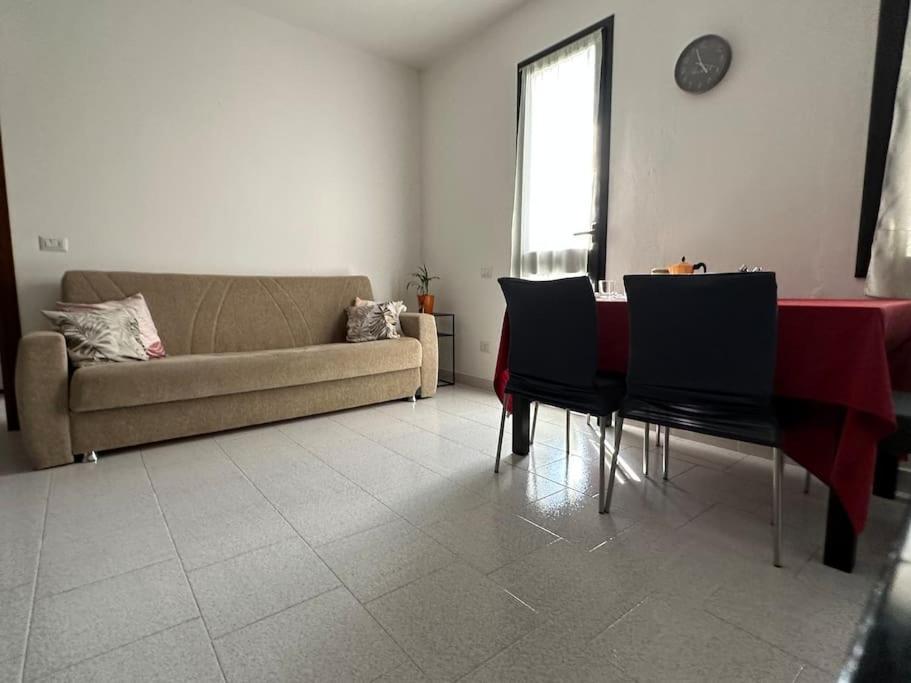 Appartement Mati Malpensa Con Navetta 20Eur à Lonate Pozzolo Extérieur photo
